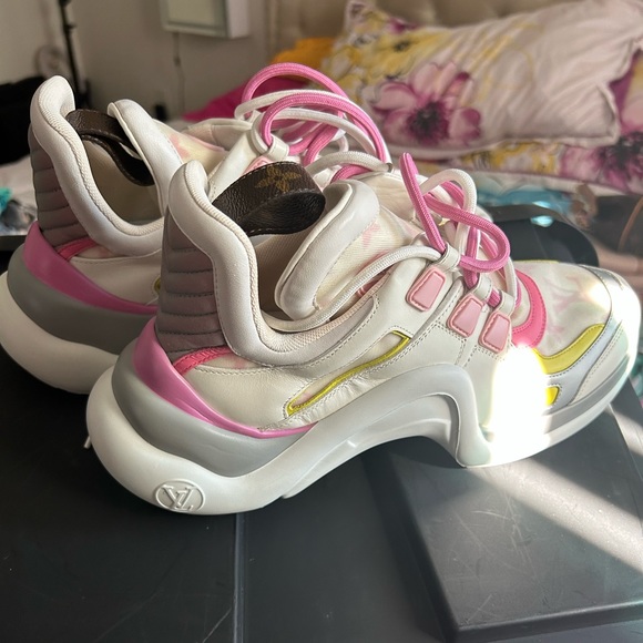 I only wore these for 5 mins Louis Vutton size 8 - Picture 1 of 5